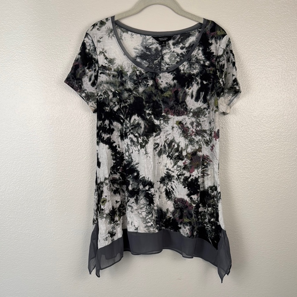 Simply Vera Vera Wang Black and White Asymmetrical Short Sleeve Tee